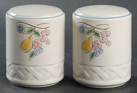 Vina Fera Salt & Pepper Set