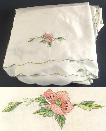 Amapola 64" X 81" Rectangular Tablecloth