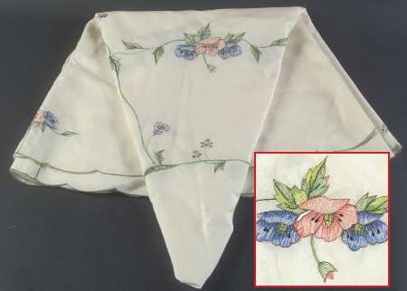 Amapola 66" Round Tablecloth