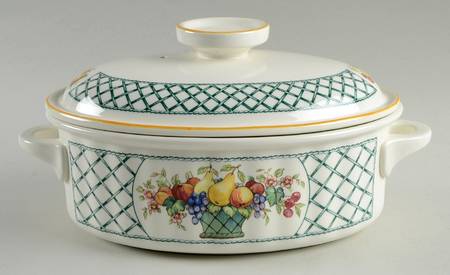 Basket 2 Quart Oval Covered Casserole