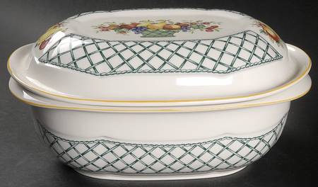 Basket 9" Oval Microwave Baker with Lid