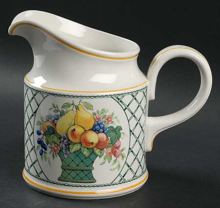 Basket 32 Oz Pitcher