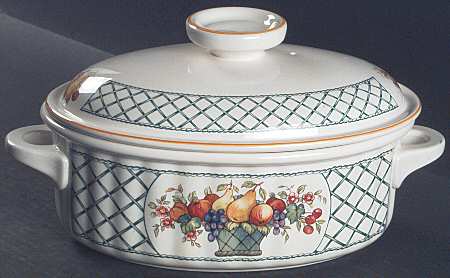 Basket 2 Quart Oval Covered Casserole