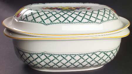 Basket 3 Quart Oval Microwave Baker with Lid