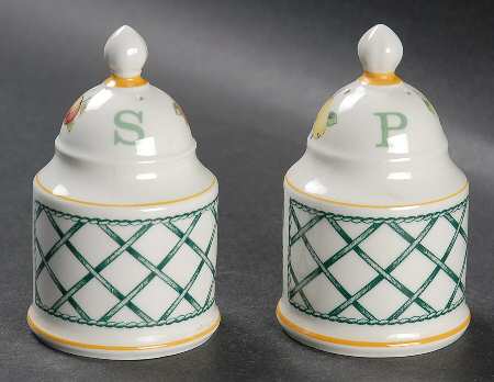 Basket Salt & Pepper Set