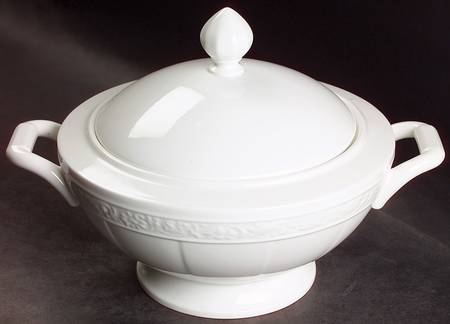 Cameo White (Weiss) Round Covered Vegetable by Villeroy & Boch