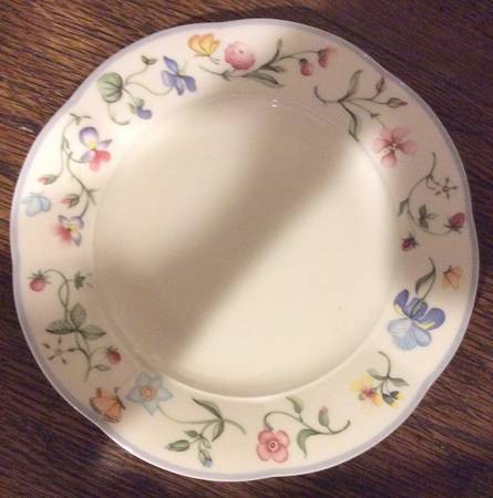 Mariposa (Bone China) Luncheon Plate