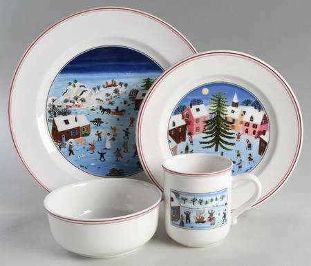 Naif Christmas 32 Piece Estate Set