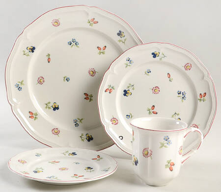 Petite Fleur 32 Piece Estate Set