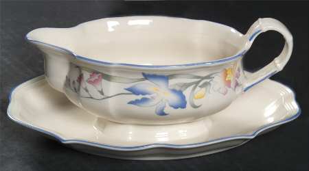 Gravy Boat with Attached Underplate