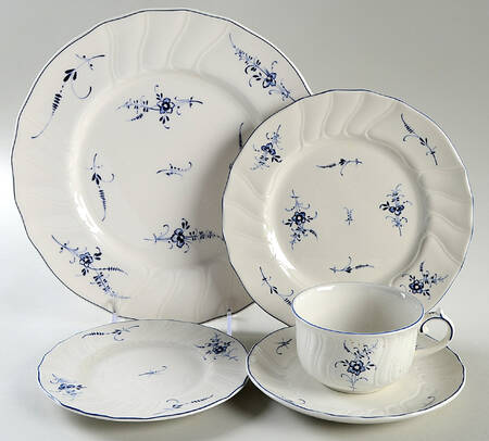 Vieux Luxembourg 40 Piece Estate Set