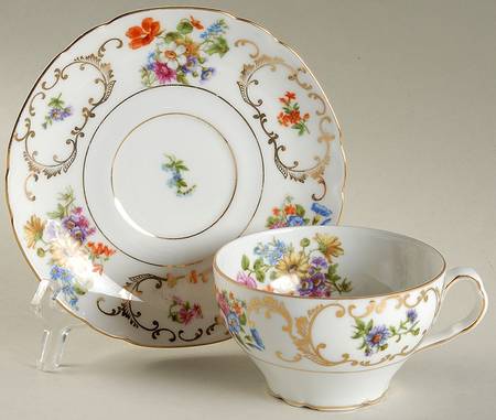 VIT21 (CZECH) Flat Cup & Saucer Set
