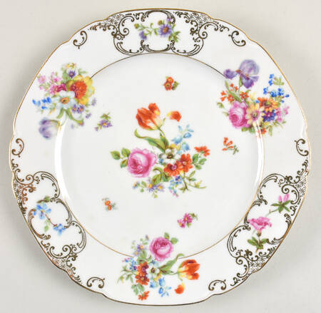 VIT3 Luncheon Plate by Victoria (Czech)