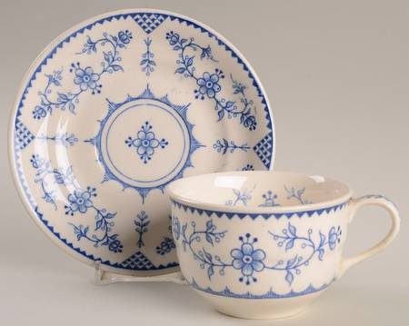 VKI1 Flat Cup & Saucer Set