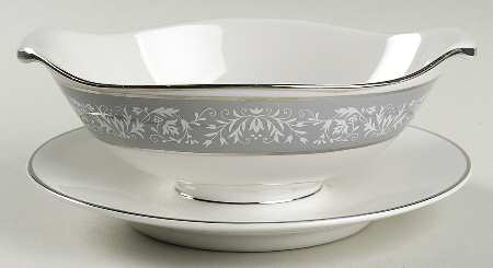 Prelude Round Gravy Boat/Attached Underplate