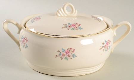 Nancy Lee Round Covered Vegetable