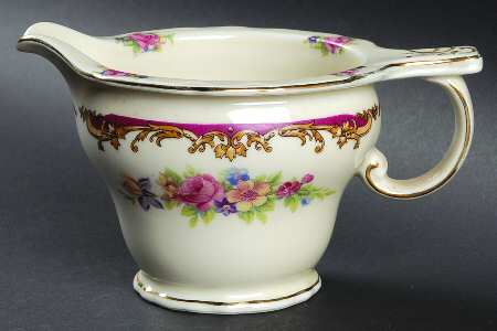 VIT129 Creamer by Victoria (Czech)