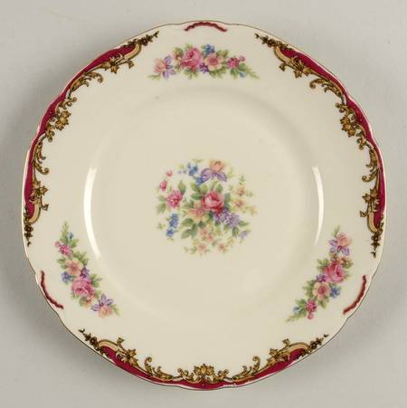 VIT129 Salad Plate by Victoria (Czech)