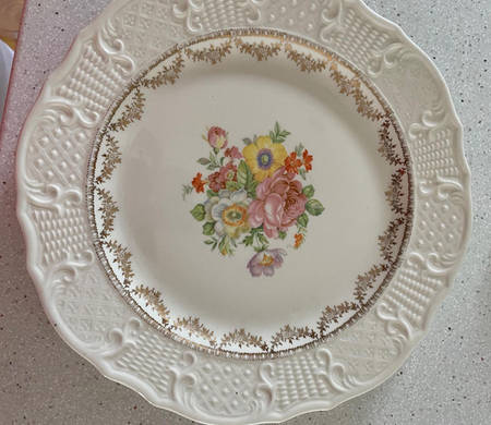 VOG38 Dinner Plate