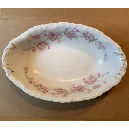 VNN52 10" Oval Vegetable Bowl