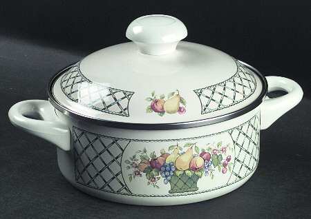 Basket 2.5 Quart Metal Stew Pot