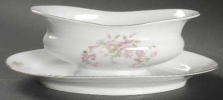 VTO46 Gravy Boat with Attached Underplate