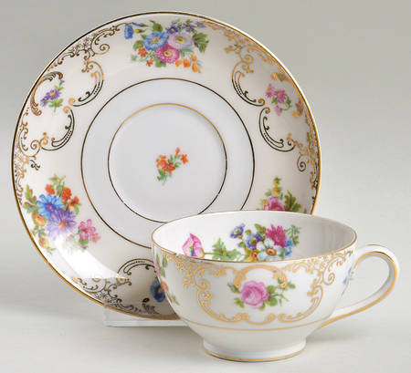 VIT208 Flat Cup & Saucer Set