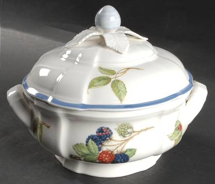 Cottage Round Covered Vegetable