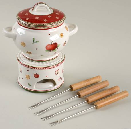 Winter Bakery Delight (8 Pc) Fondue (Fondue w/lid, Warmer, & 4 forks)