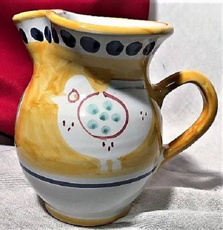 Campagna Chicken (Yellow Border, Blue Dots) 16 Oz Pitcher