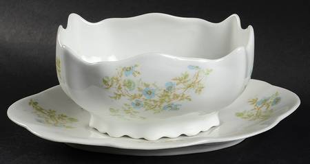 VNN83 Gravy Boat & Underplate by Vienna