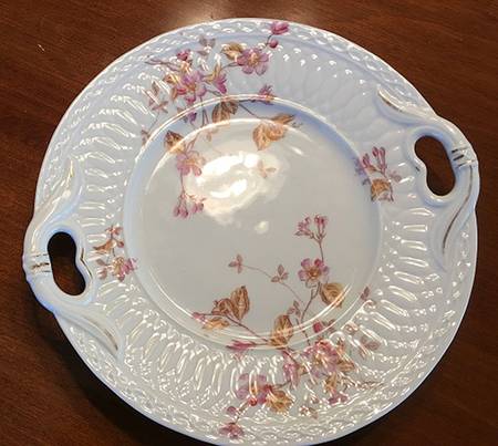 VNN97 Handled Cake Plate