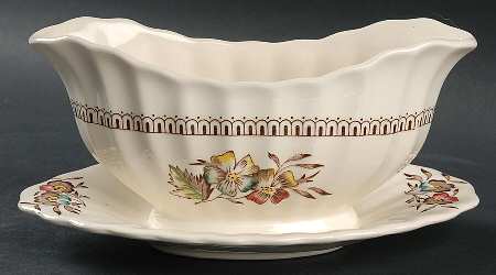 Meadow Gravy Boat with Attached Underplate