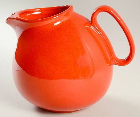 Solid Colours Red 70 Oz Pitcher