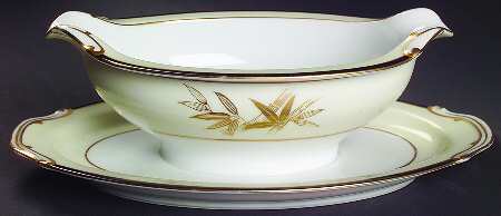 2403 Gravy Boat with Attached Underplate