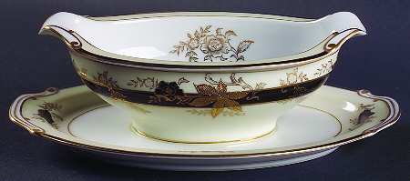Golden Maple Gravy Boat with Attached Underplate