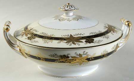 Golden Maple Round Covered Vegetable