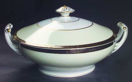 Tiffany Round Covered Vegetable