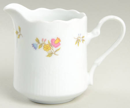 La Petite Creamer