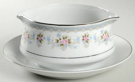 Rhoda Gravy Boat with Attached Underplate