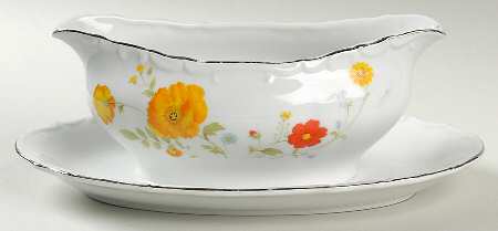 Tivoli Garden Gravy Boat with Attached Underplate by Wellin