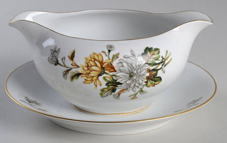 Chrysanthemum Gravy Boat with Attached Underplate