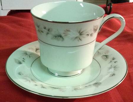 Colebrook Footed Cup & Saucer Set