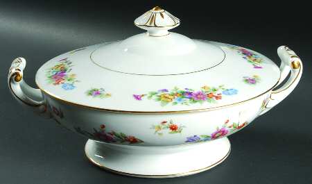 Dresdona Round Covered Vegetable
