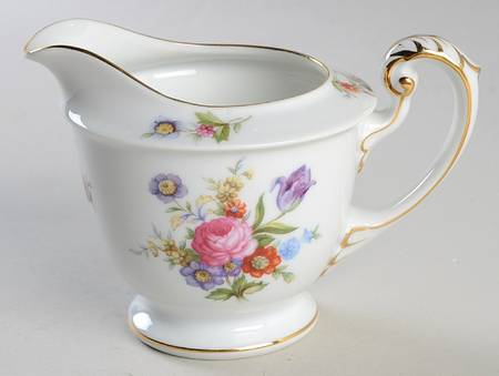 Dresdona Creamer