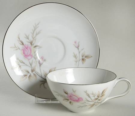 Elizabeth Flat Cup & Saucer Set