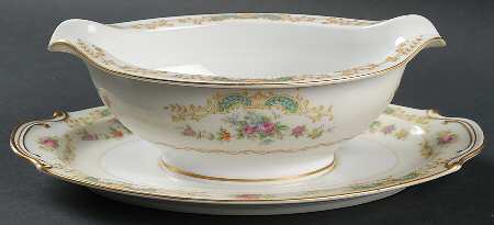 Felicia Gravy Boat with Attached Underplate