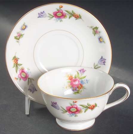 Florita Footed Cup & Saucer Set