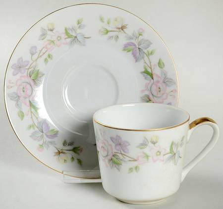Lynnewood Flat Cup & Saucer Set