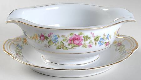 Montclair Gravy Boat with Attached Underplate